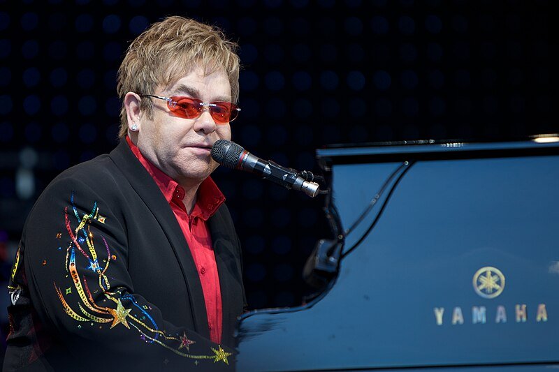 Elton John, famous backup singers